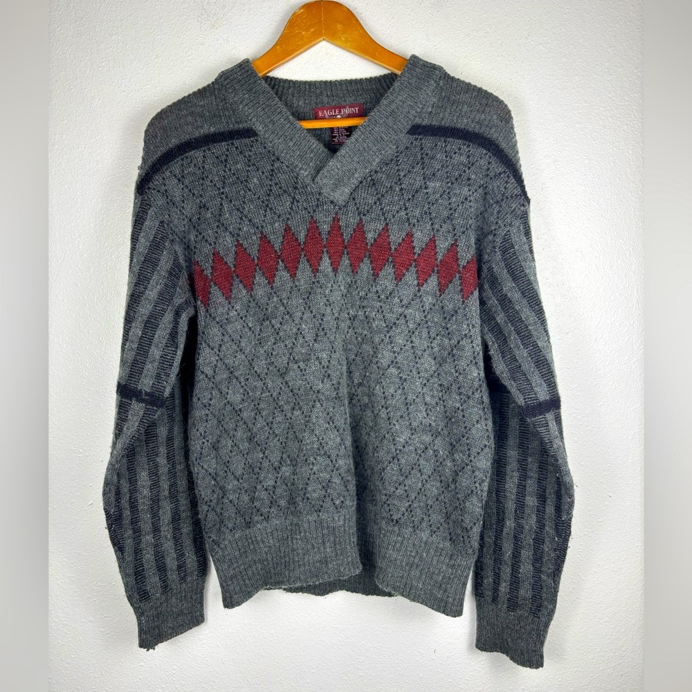 Eagle Point‎ Vintage Men's M Red Gray V-Neck Wool Blend Sweater Geometric Argyle